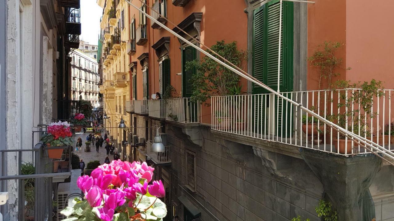 Il Salotto Di Nonna Cornelia 2 Hotel Napoli Eksteriør billede