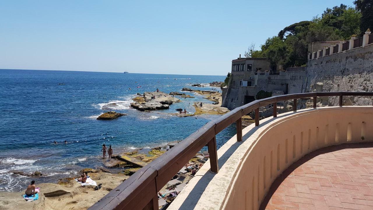 Il Salotto Di Nonna Cornelia 2 Hotel Napoli Eksteriør billede