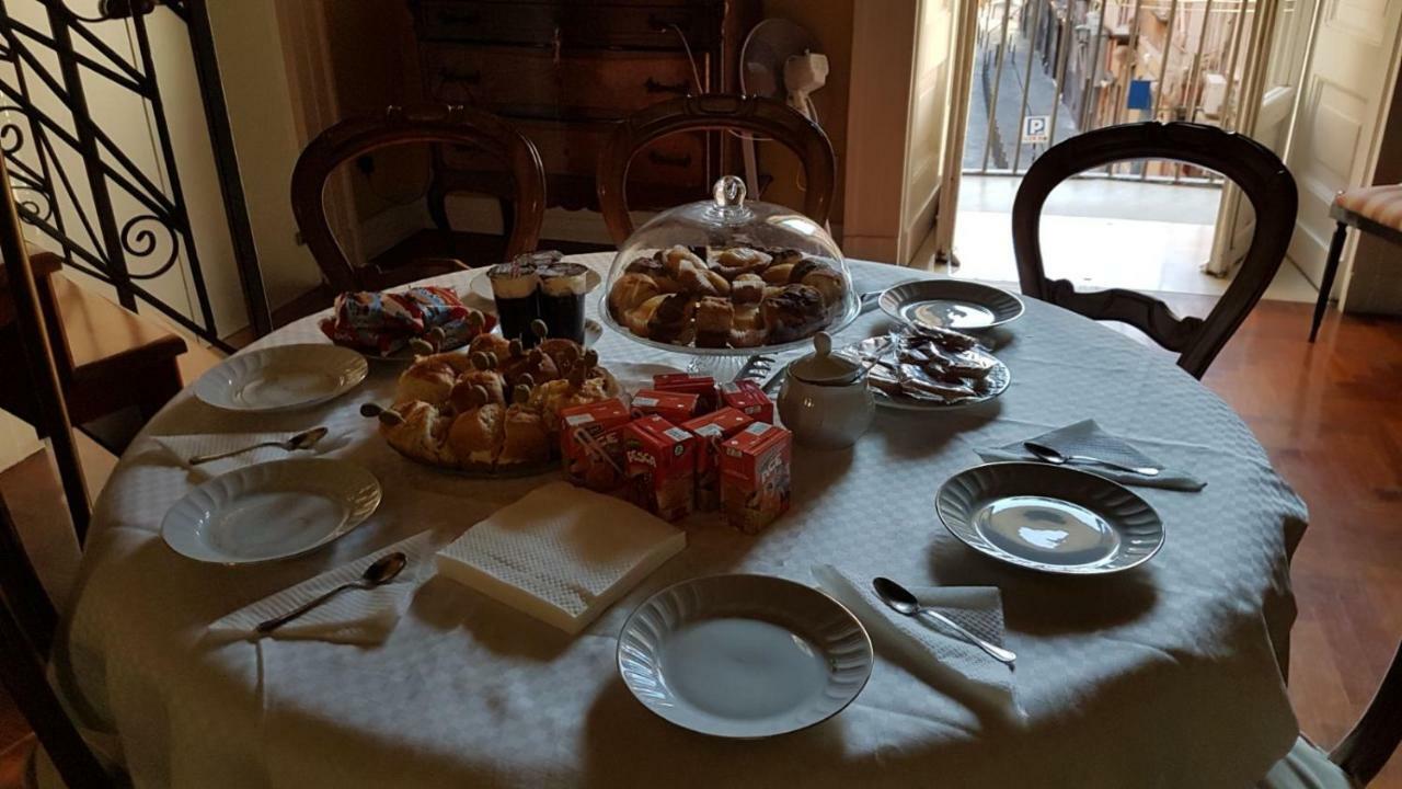 Il Salotto Di Nonna Cornelia 2 Hotel Napoli Eksteriør billede