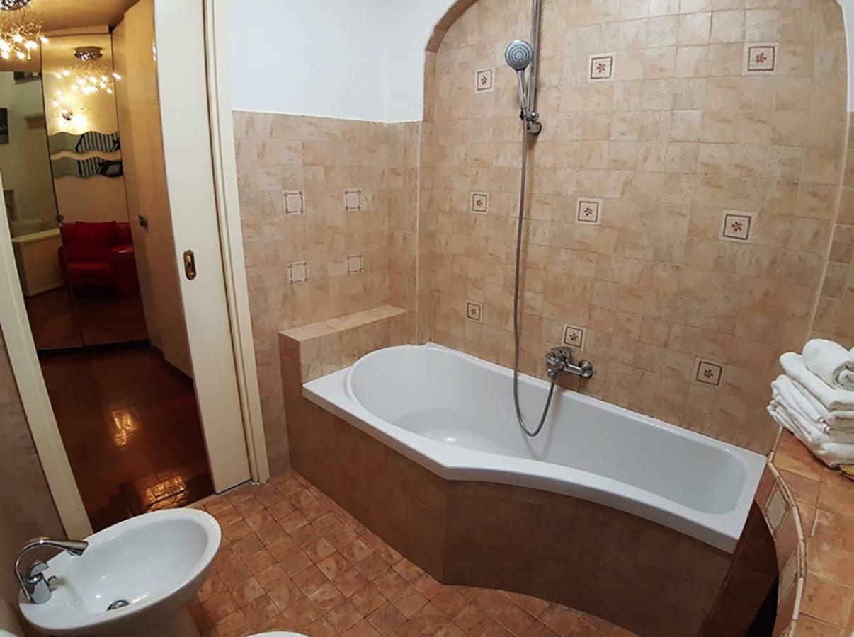 Il Salotto Di Nonna Cornelia 2 Hotel Napoli Eksteriør billede